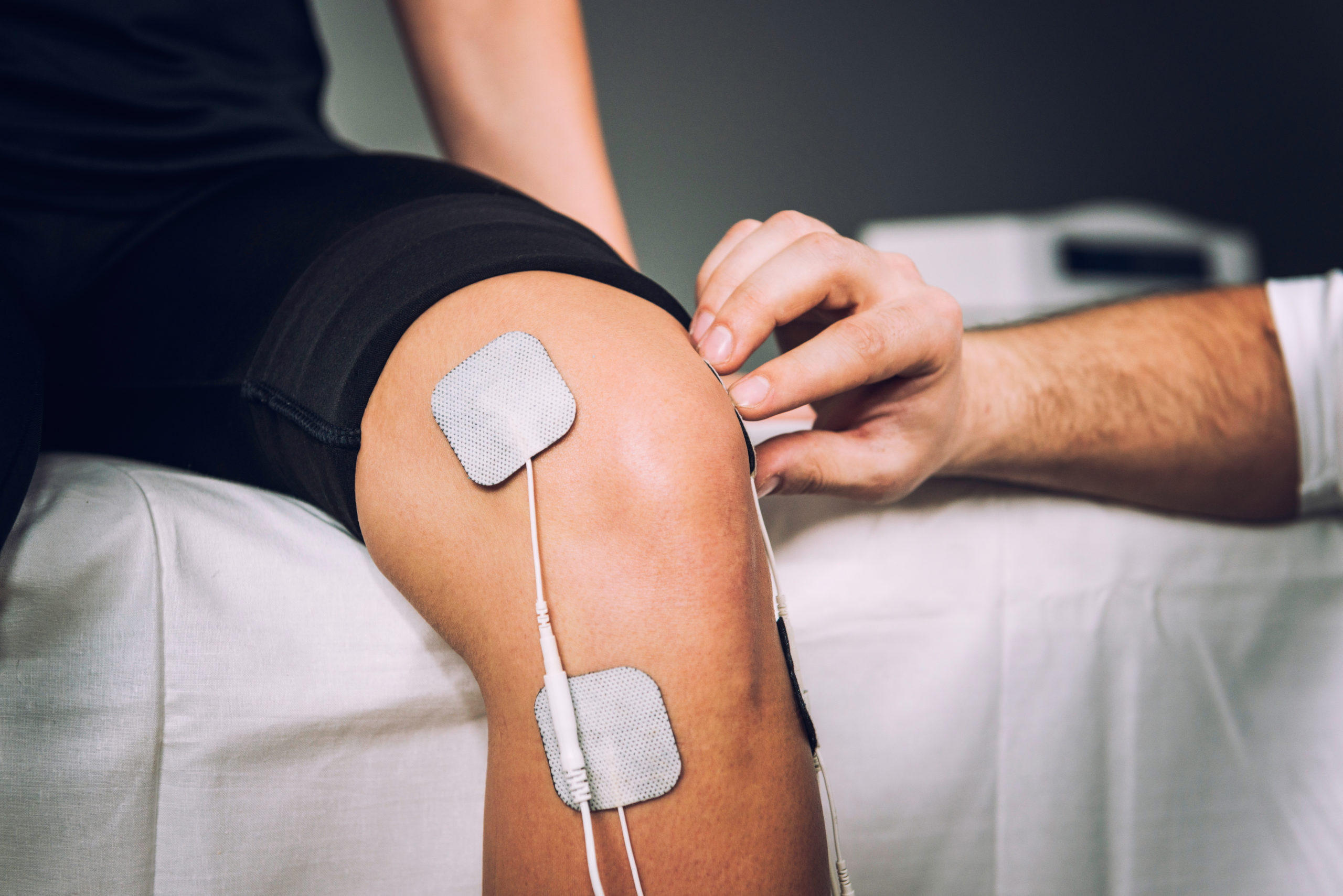electromedicine on a knee